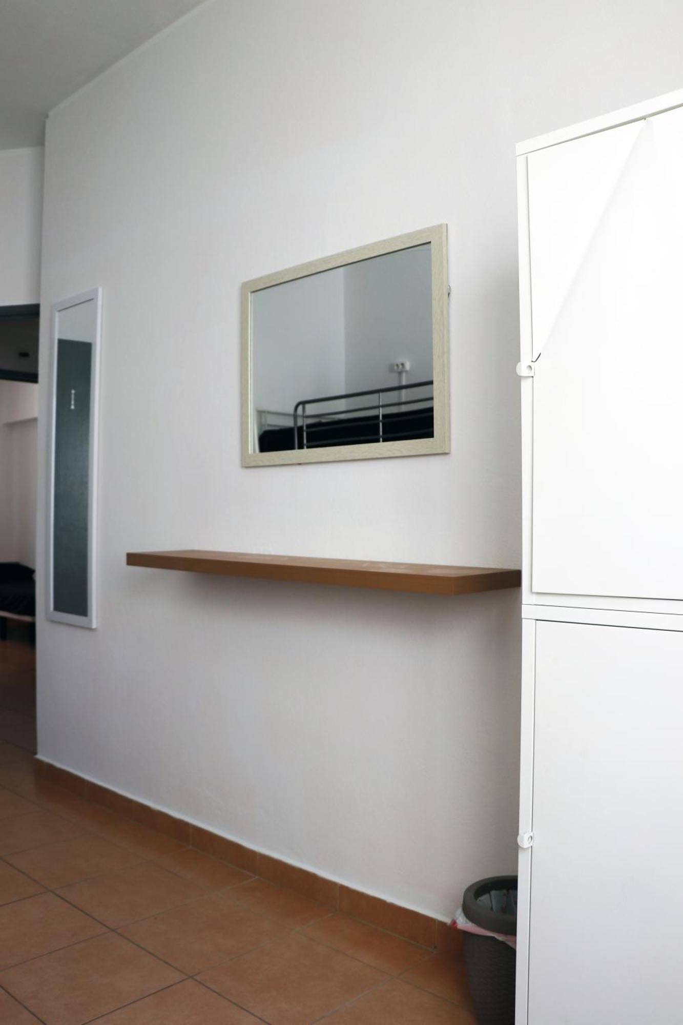 Jjs Yard 2 Hostel ลากอส ภายนอก รูปภาพ