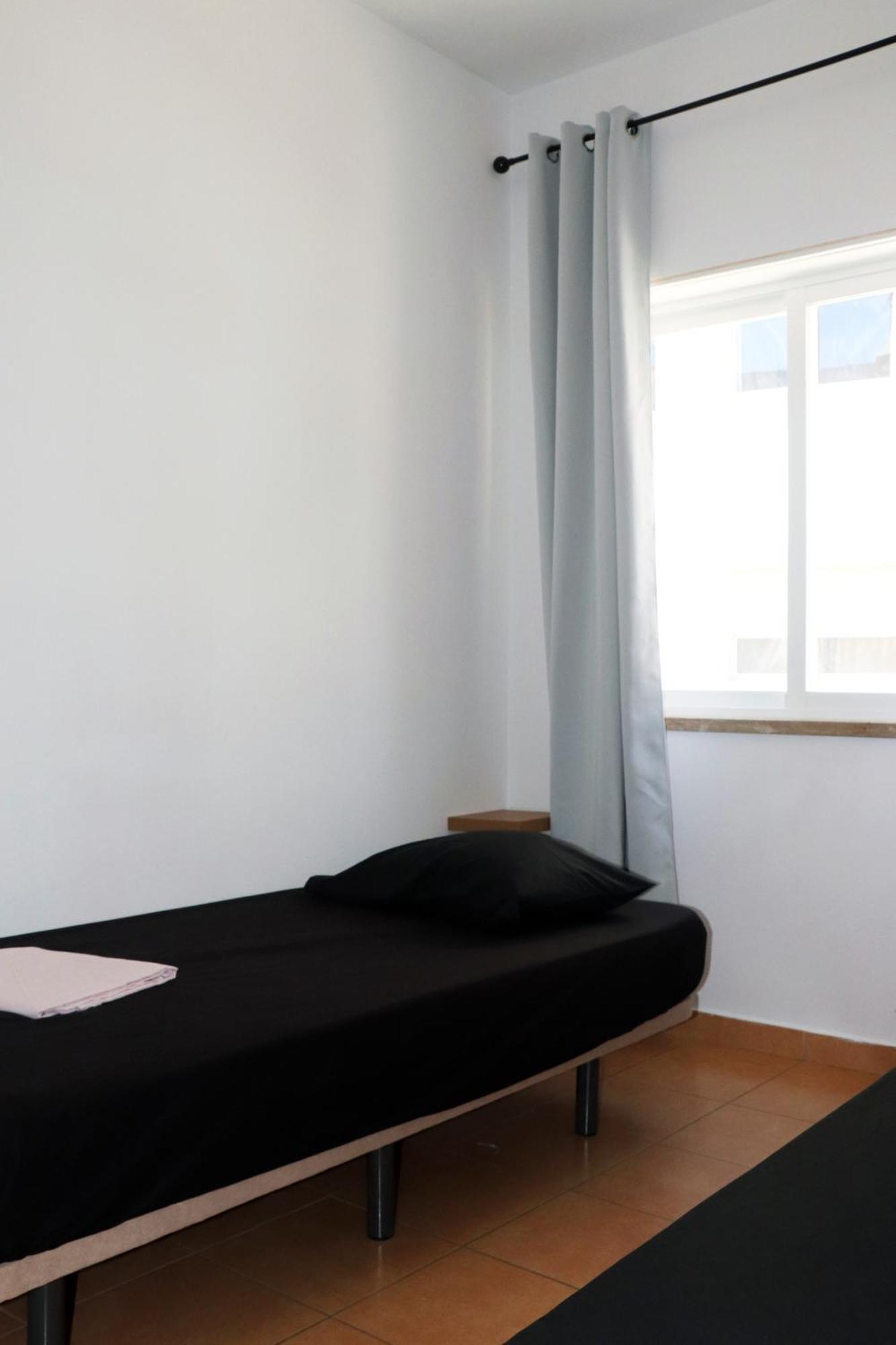 Jjs Yard 2 Hostel ลากอส ภายนอก รูปภาพ